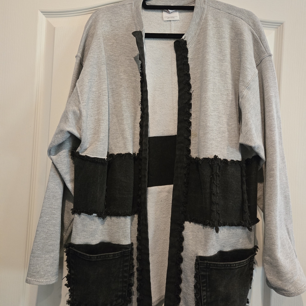 Women's Gray & Black Patchwork Open-Front Cardigan .